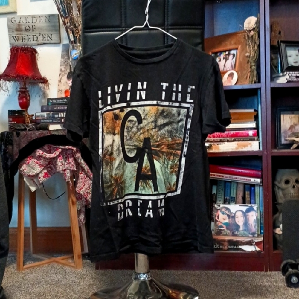 LADRFT Mens Medium T-shirt